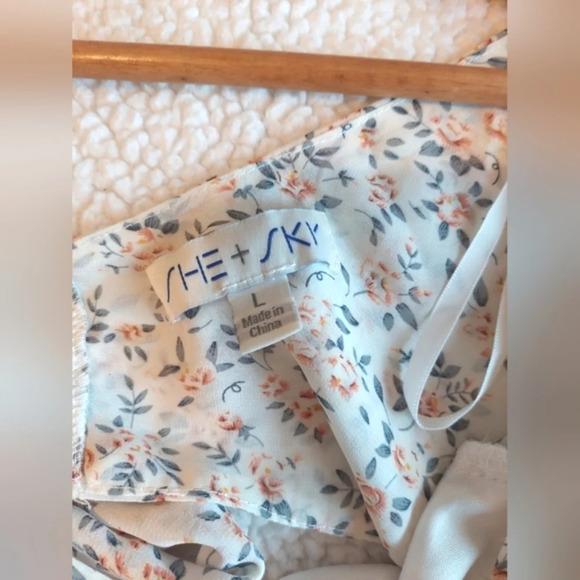 She & Sky Puff Sleeve Tiered Woven Print Dress with Back Detail - Picture 9 of 10